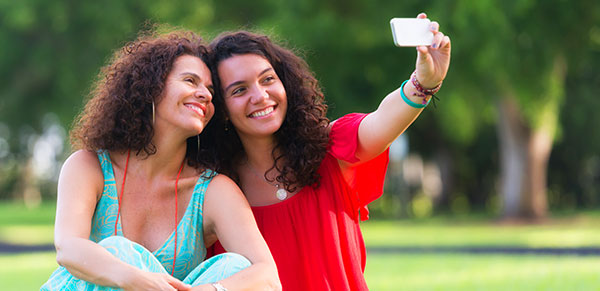 student and mom taking a selfie