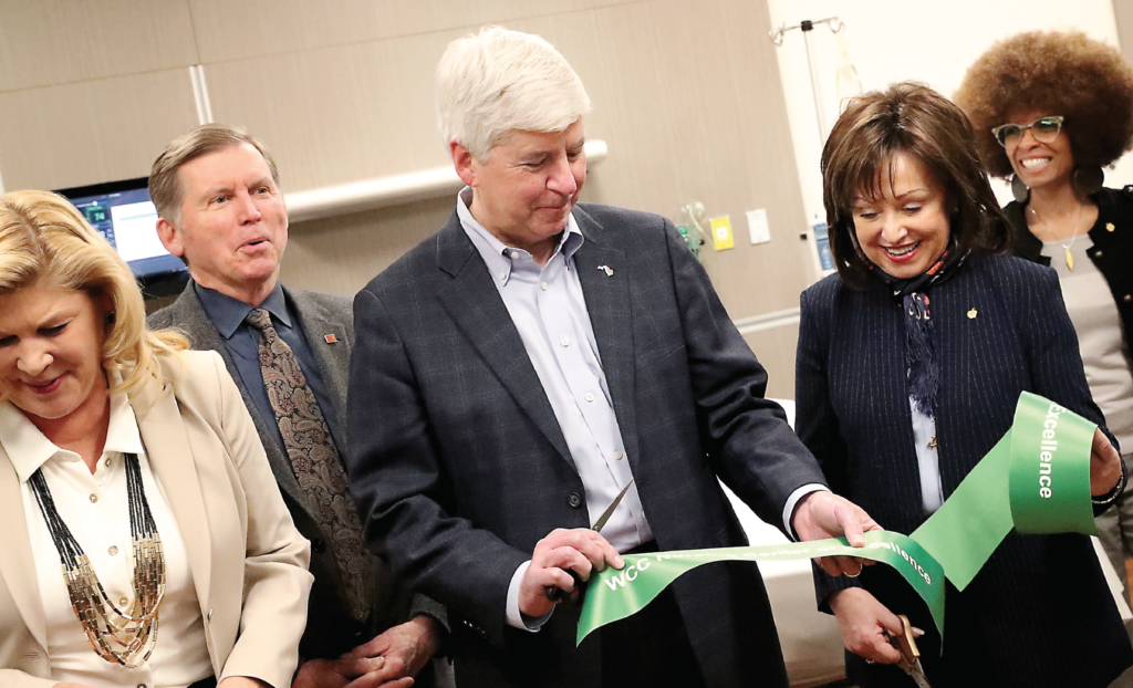 Gov Snyder and President Bellanca cut ribbon on nursing department's new simulation labs